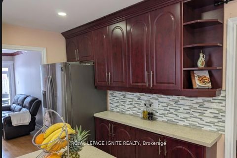 Photo 2 at 98 Chloe Crescent N, Middlefield, Markham