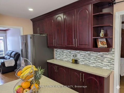 Photo 3 at 98 Chloe Crescent N, Middlefield, Markham