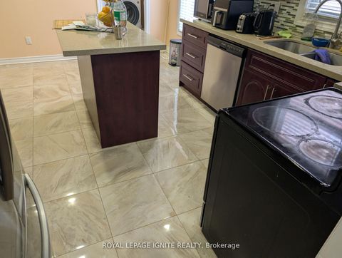 Photo 6 at 98 Chloe Crescent N, Middlefield, Markham
