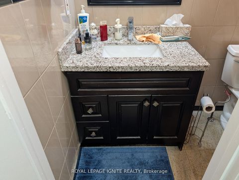 Photo 9 at 98 Chloe Crescent N, Middlefield, Markham