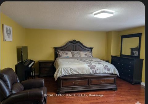 Photo 17 at 98 Chloe Crescent N, Middlefield, Markham