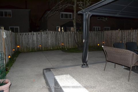 Photo 23 at 98 Chloe Crescent N, Middlefield, Markham