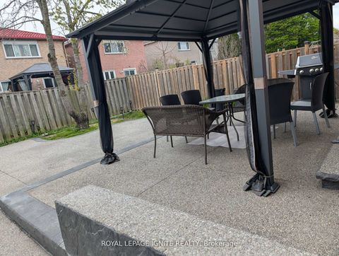 Photo 24 at 98 Chloe Crescent N, Middlefield, Markham
