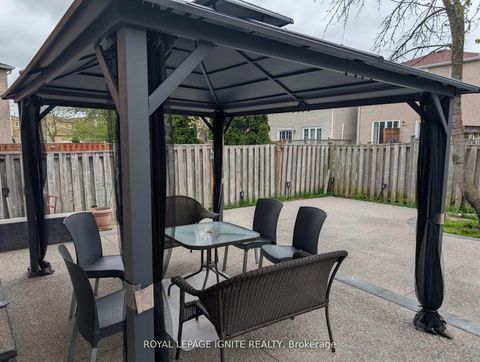 Photo 25 at 98 Chloe Crescent N, Middlefield, Markham