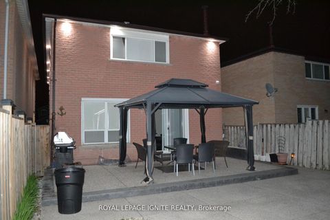Photo 29 at 98 Chloe Crescent N, Middlefield, Markham