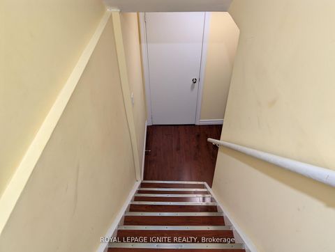 Photo 32 at 98 Chloe Crescent N, Middlefield, Markham