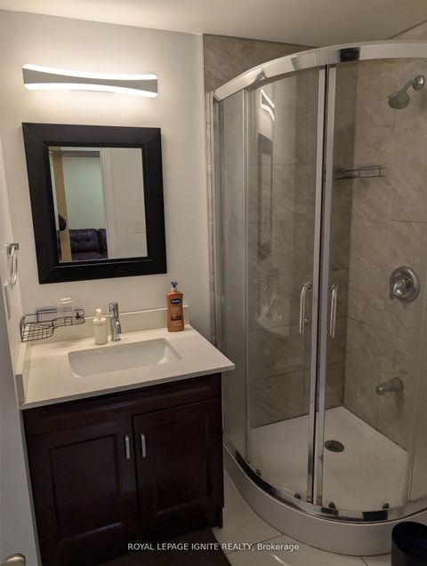Photo 40 at 98 Chloe Crescent N, Middlefield, Markham