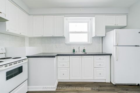 Photo 10 at 40 Japonica Road, Maryvale, Toronto