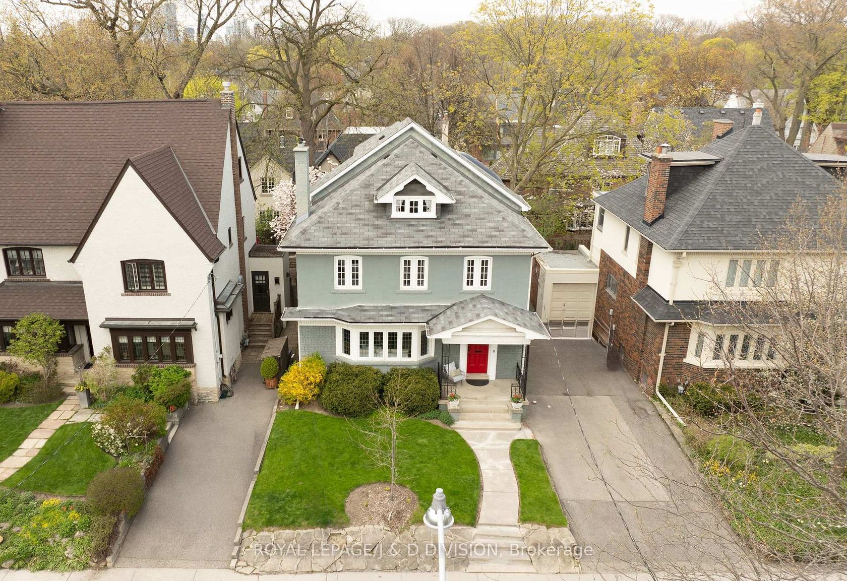 102 Ridge Drive, Moore Park, Toronto 