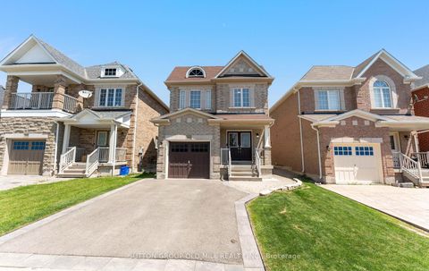 Photo 2 at 201 Vellore Park Avenue, Vellore Village, Vaughan