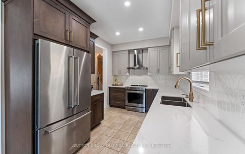 Photo 6 at 201 Vellore Park Avenue, Vellore Village, Vaughan