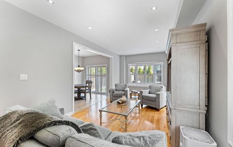 Photo 10 at 201 Vellore Park Avenue, Vellore Village, Vaughan