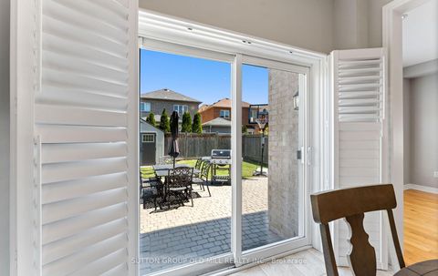 Photo 14 at 201 Vellore Park Avenue, Vellore Village, Vaughan