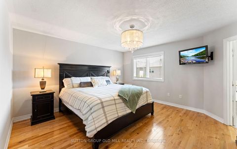Photo 16 at 201 Vellore Park Avenue, Vellore Village, Vaughan