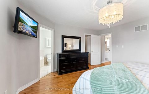 Photo 18 at 201 Vellore Park Avenue, Vellore Village, Vaughan