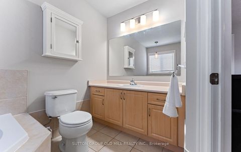 Photo 19 at 201 Vellore Park Avenue, Vellore Village, Vaughan