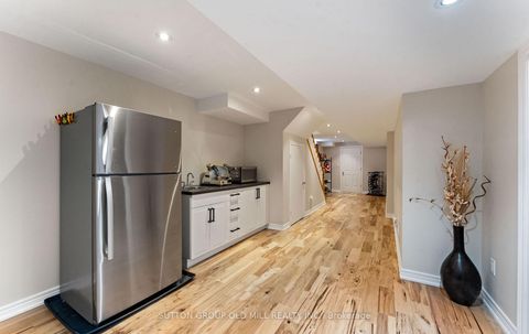 Photo 36 at 201 Vellore Park Avenue, Vellore Village, Vaughan