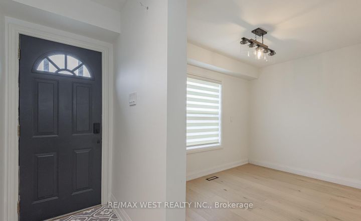 Photo 3 at 67 - 900 Central Park Drive, Northgate, Brampton