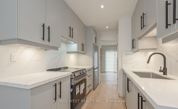Photo 8 at 67 - 900 Central Park Drive, Northgate, Brampton