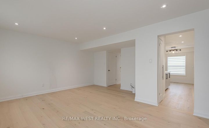 Photo 13 at 67 - 900 Central Park Drive, Northgate, Brampton