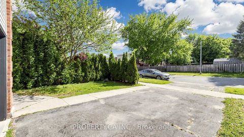 Photo 1 at 32 Hodgins Avenue, Keswick South, Georgina