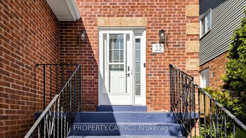 Photo 2 at 32 Hodgins Avenue, Keswick South, Georgina