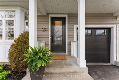 Photo 3 at 20 Denbury Court, Brooklin, Whitby