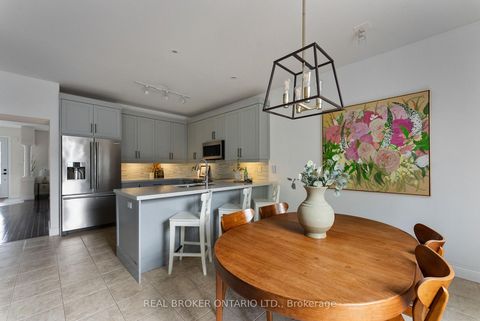 Photo 10 at 20 Denbury Court, Brooklin, Whitby