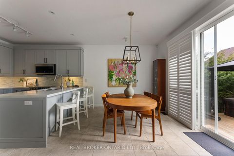 Photo 11 at 20 Denbury Court, Brooklin, Whitby