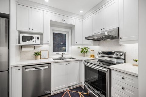 Photo 15 at 556 Davisville Avenue, Mount Pleasant East, Toronto
