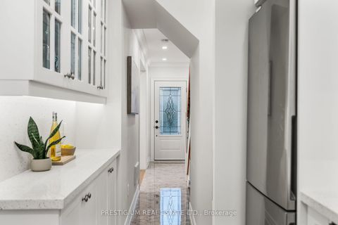 Photo 16 at 556 Davisville Avenue, Mount Pleasant East, Toronto