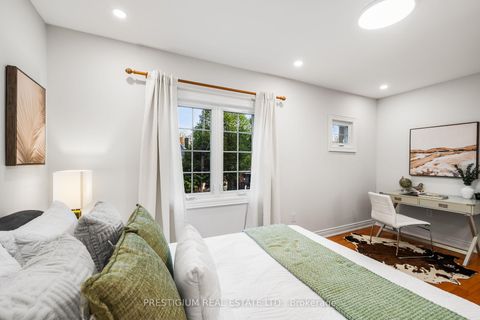 Photo 22 at 556 Davisville Avenue, Mount Pleasant East, Toronto