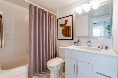 Photo 8 at 1007 - 650 Queens Quay W, Waterfront Communities C1, Toronto