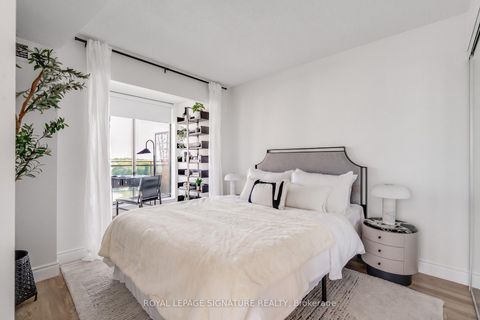 Photo 9 at 1007 - 650 Queens Quay W, Waterfront Communities C1, Toronto