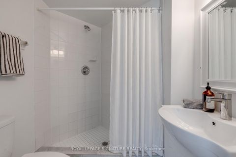 Photo 11 at 1007 - 650 Queens Quay W, Waterfront Communities C1, Toronto