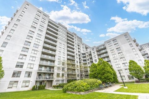 Photo 2 at 704 - 812 Lansdowne Avenue, Junction, Toronto