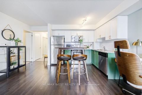 Photo 4 at 704 - 812 Lansdowne Avenue, Junction, Toronto