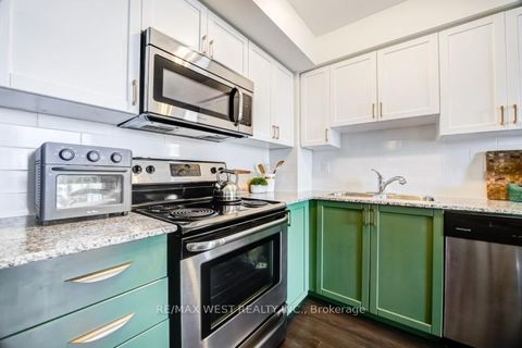 Photo 5 at 704 - 812 Lansdowne Avenue, Junction, Toronto