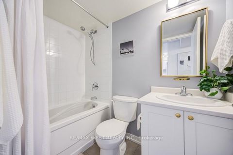 Photo 9 at 704 - 812 Lansdowne Avenue, Junction, Toronto