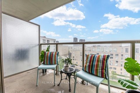 Photo 13 at 704 - 812 Lansdowne Avenue, Junction, Toronto