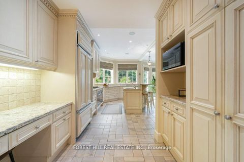 Photo 11 at 82 Brooke Avenue, Nortown, Toronto