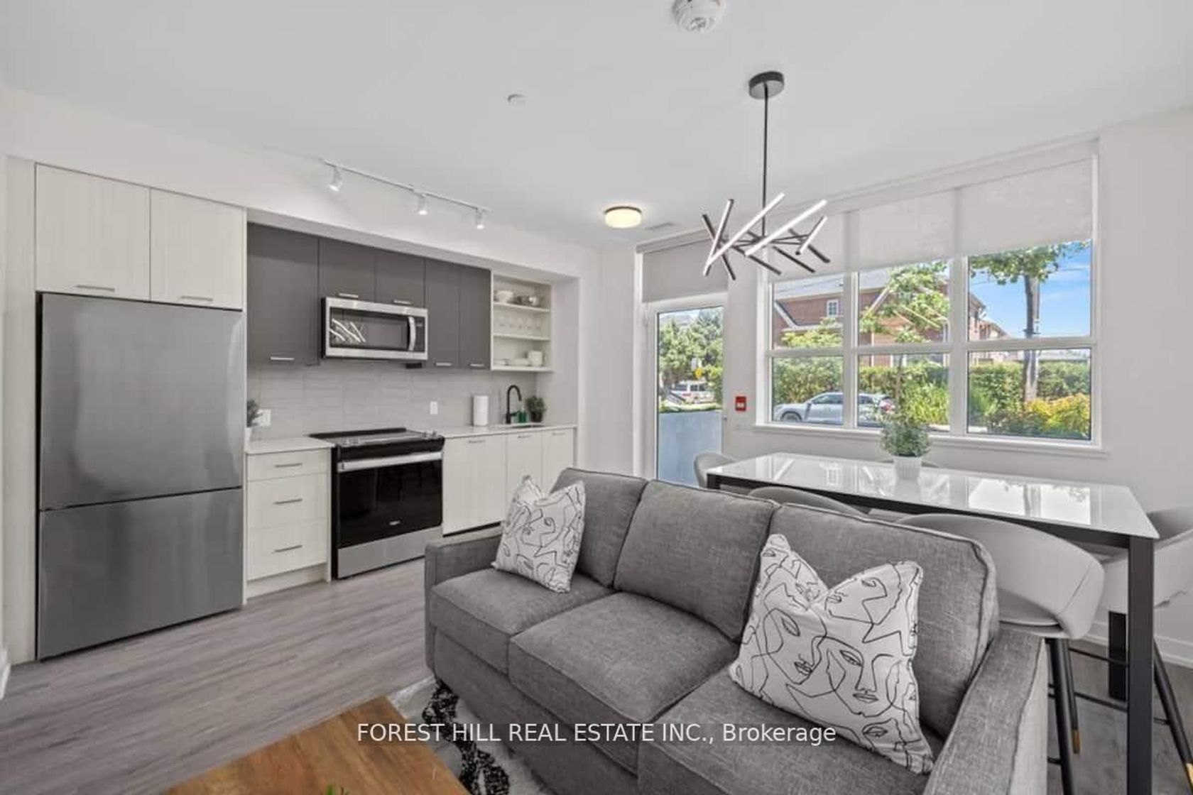 101 - 2300 St Clair Avenue W, Junction Area, Toronto photo 3
