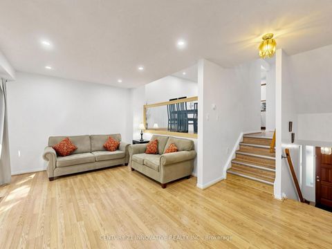 Photo 12 at 28 - 2020 Pharmacy Avenue, L'Amoreaux, Toronto