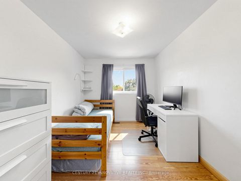 Photo 17 at 28 - 2020 Pharmacy Avenue, L'Amoreaux, Toronto