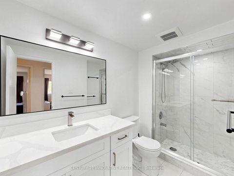 Photo 19 at 28 - 2020 Pharmacy Avenue, L'Amoreaux, Toronto