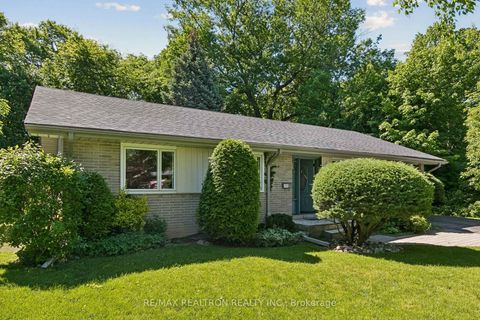 Photo 4 at 25 Groveland Crescent, Donalda, Toronto