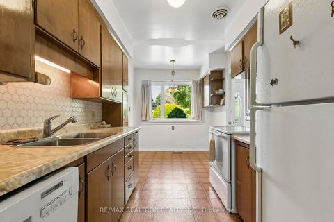 Photo 14 at 25 Groveland Crescent, Donalda, Toronto
