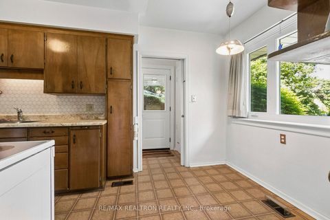 Photo 15 at 25 Groveland Crescent, Donalda, Toronto