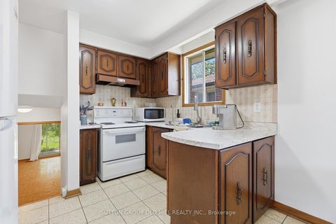 Photo 9 at 94 Muirhead Road, Pleasant View, Toronto