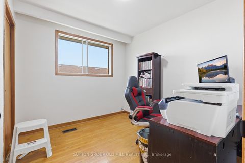 Photo 11 at 94 Muirhead Road, Pleasant View, Toronto